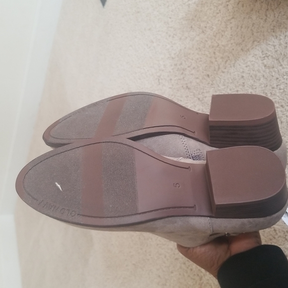 Two ankle boots. The old navy one is size 5 and the parker & sky is size 5.5 M - Picture 4 of 6